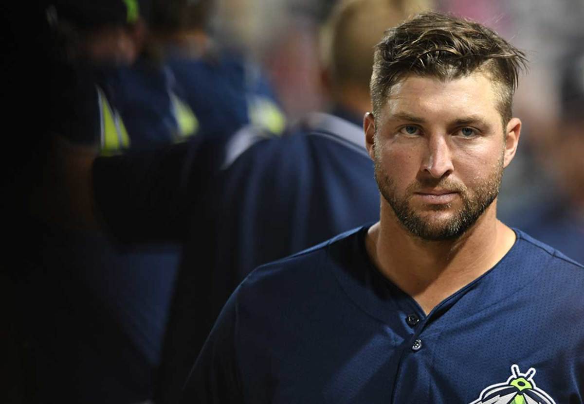tim-tebow-baseball-dugout-2.jpg